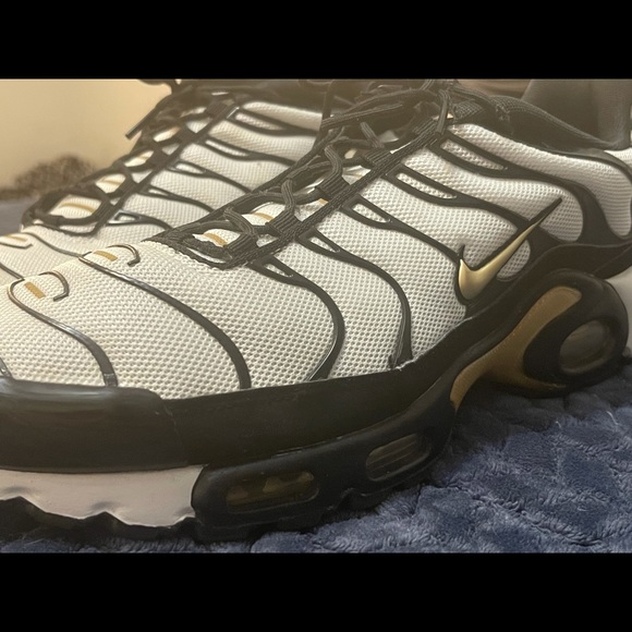 Nike Air Max Plus - Picture 1 of 9